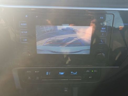 Used 2018 Toyota Corolla LE image 21