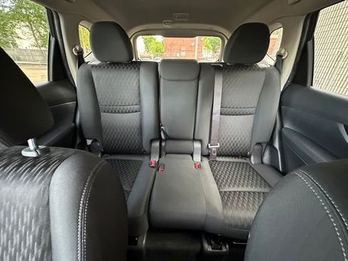 Used 2019 Nissan Rogue S w/ Special Edition Package AWD/4WD image 28