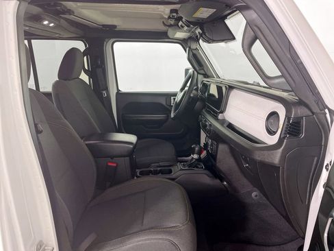 Used 2024 Jeep Wrangler Sport S image 28