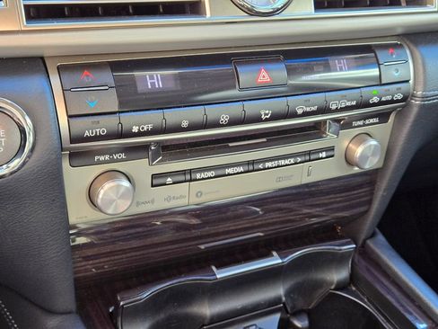 Used 2017 Lexus LS 460 image 30