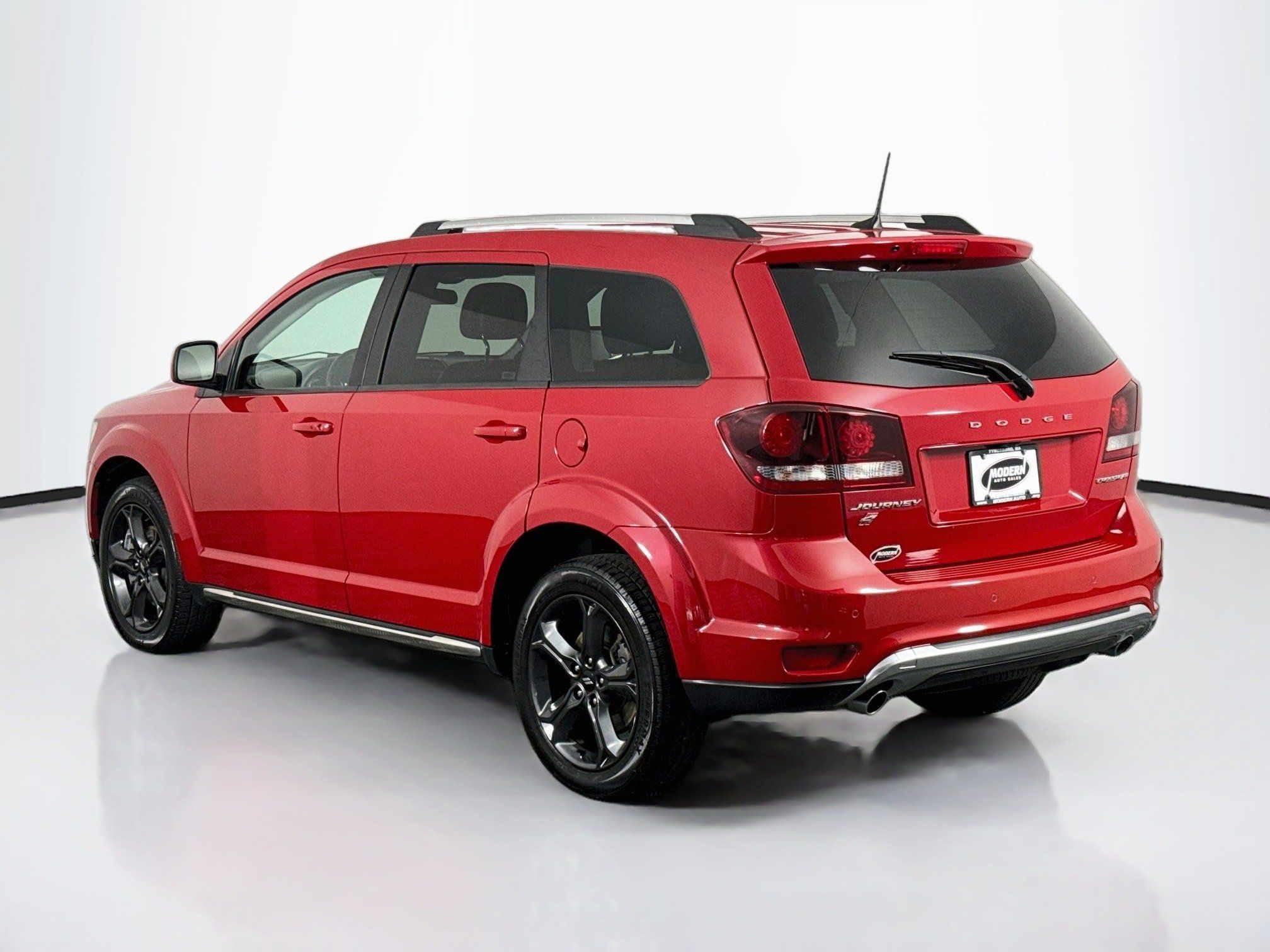 Used 2018 Dodge Journey Crossroad w/ Nav & Sun Group AWD/4WD image 13