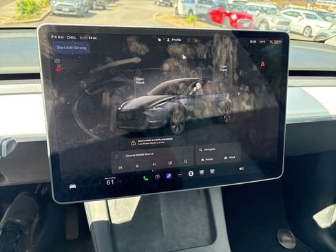 Used 2024 Tesla Model Y Long Range RWD image 3