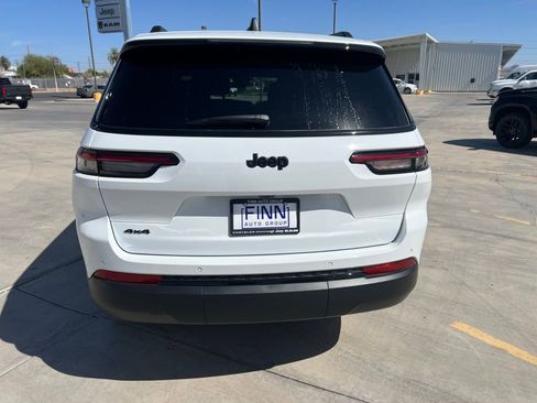 New 2025 Jeep Grand Cherokee L Laredo image 4