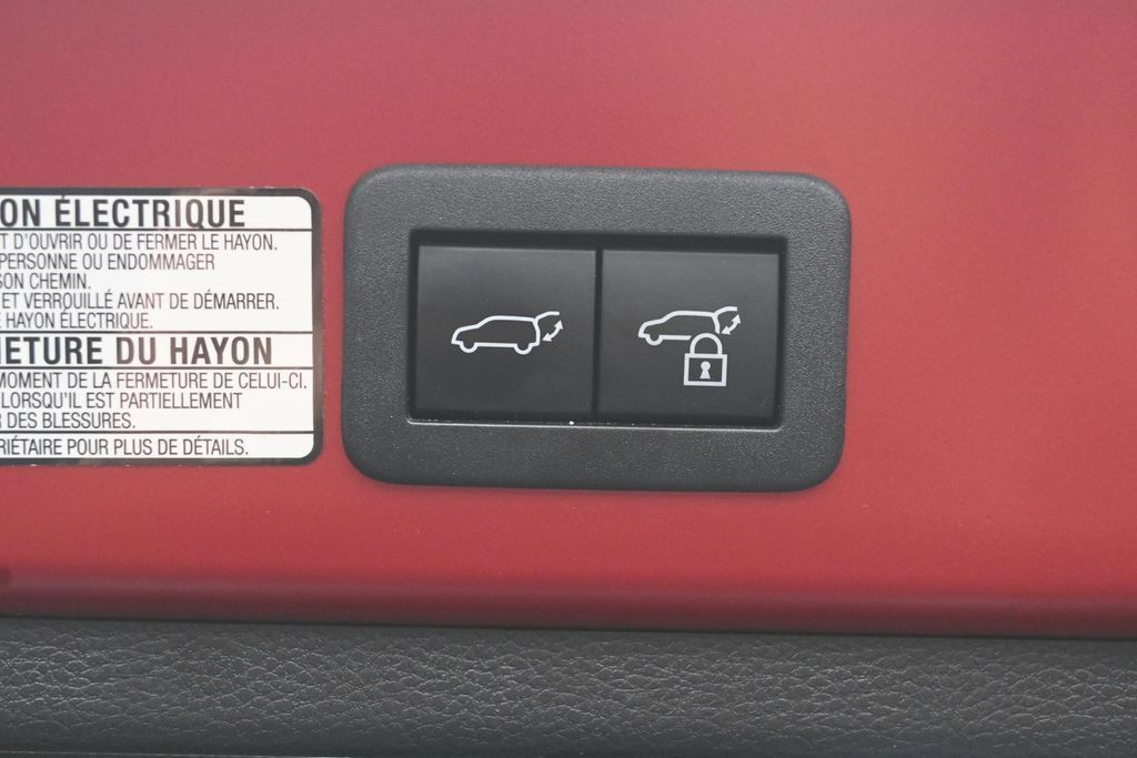 Used 2023 Toyota Corolla Cross XLE w/ Convenience Package FWD image 31