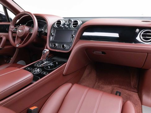 Used 2019 Bentley Bentayga AWD/4WD image 2