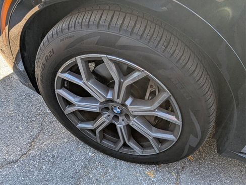 Used 2024 BMW X7 xDrive40i image 17