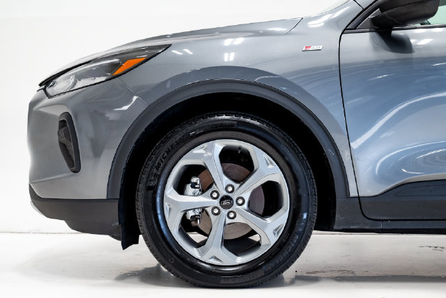 Used 2025 Ford Escape ST-Line FWD image 31