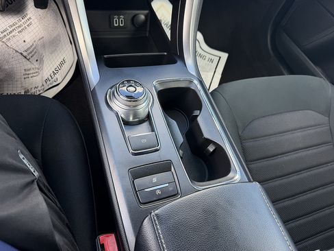 Used 2020 Ford Fusion SE FWD image 15