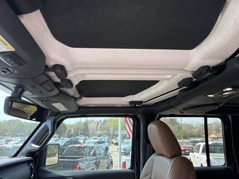 Used 2023 Jeep Wrangler Unlimited Sahara w/ Cold Weather Group image 14