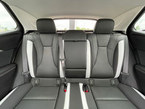 Used 2025 Buick Envision Sport Touring AWD/4WD image 30