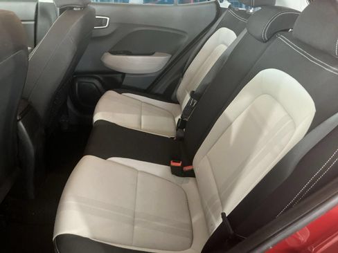 Used 2023 Hyundai Venue SEL FWD image 12