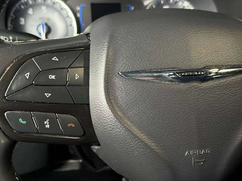 Used 2018 Chrysler Pacifica Touring Plus w/ S Appearance Package FWD image 29