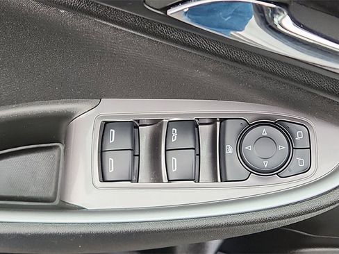 Used 2023 Chevrolet Malibu LT image 17