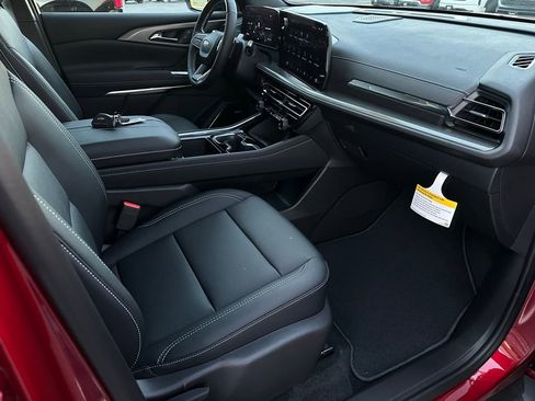 New 2026 Chevrolet Traverse LT w/ Enhanced Driving Package image 16