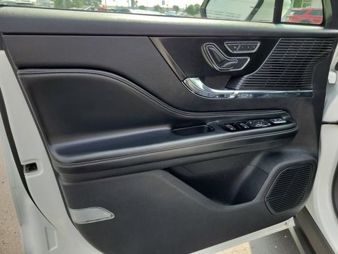 Used 2022 Lincoln Corsair Reserve AWD/4WD image 6