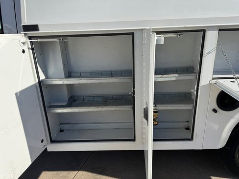 Used 2011 Chevrolet Express 3500 image 23