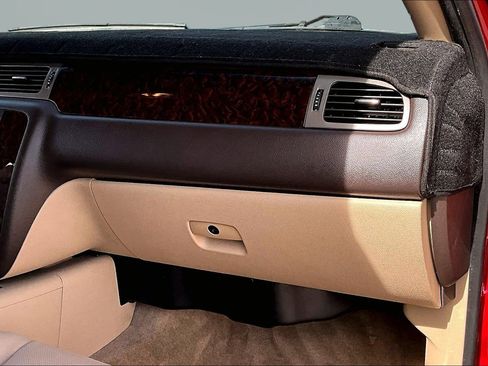 Used 2014 GMC Yukon XL Denali image 26