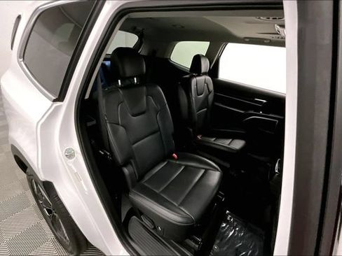 Used 2025 Kia Telluride S AWD/4WD image 26