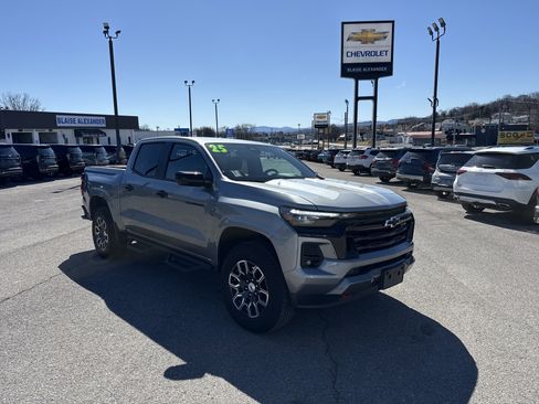 Used 2025 Chevrolet Colorado Z71 image 1