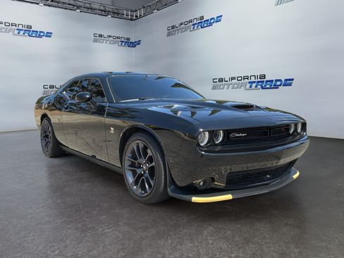 Used 2023 Dodge Challenger R/T Scat Pack RWD image 3
