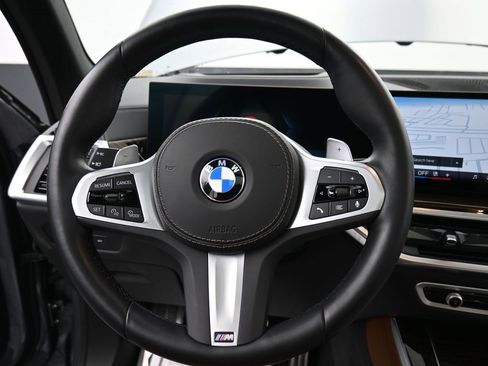 Used 2024 BMW X5 xDrive40i w/ M Sport Package image 12