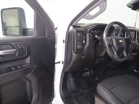 Used 2024 Chevrolet Silverado 2500 Custom AWD/4WD image 38