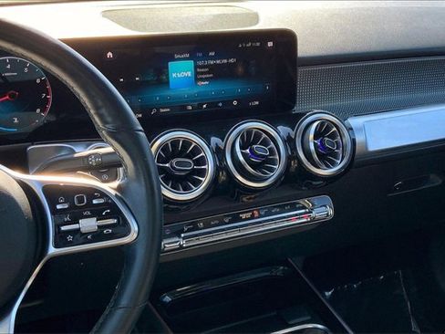 Certified 2022 Mercedes-Benz GLB 250 4MATIC image 5