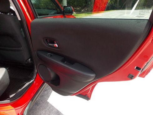 Used 2017 Honda HR-V LX image 26