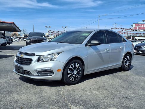 Used 2016 Chevrolet Cruze LS image 23