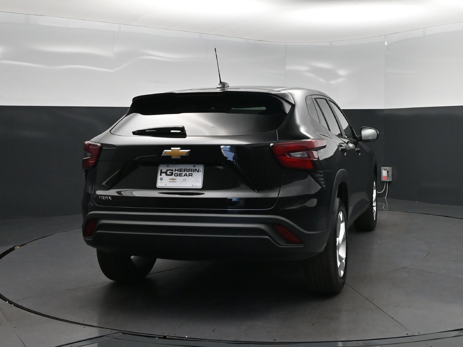 New 2026 Chevrolet Trax LS w/ LS Convenience Package FWD image 7