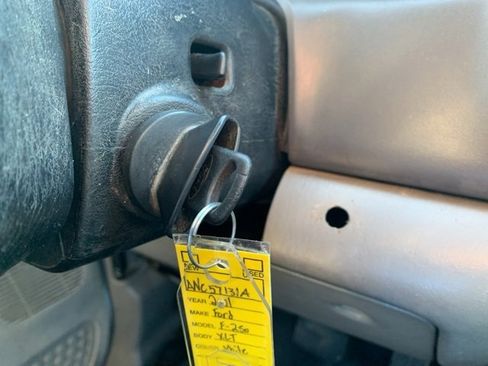 Used 2001 Ford F250 XLT image 22