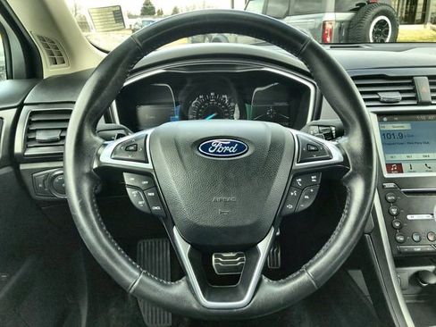 Used 2018 Ford Fusion Titanium image 14