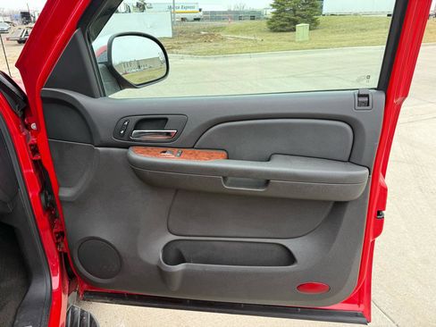 Used 2008 Chevrolet Avalanche LTZ w/ LTZ Preferred Equipment Group image 29