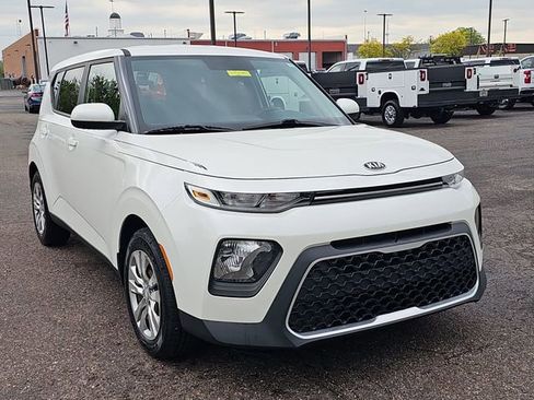 Used 2020 Kia Soul LX FWD image 10