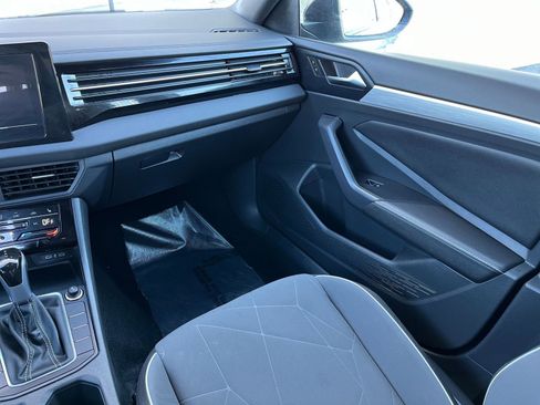 Used 2025 Volkswagen Jetta Sport image 31