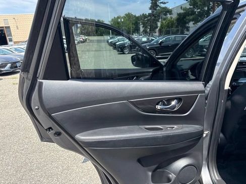 Used 2020 Nissan Rogue SV AWD/4WD image 32