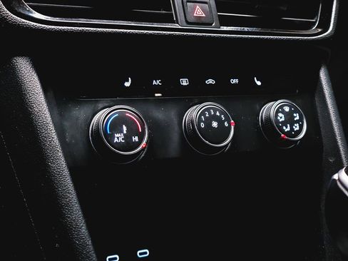 Used 2022 Volkswagen Taos S image 26