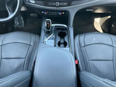 Used 2020 Buick Enclave Essence w/ Sound and Sites Package image 32