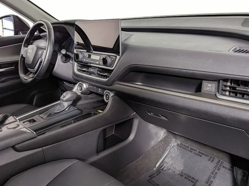 Used 2025 Toyota Grand Highlander AWD image 26