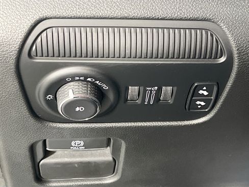 Used 2022 Jeep Wagoneer Series III w/ Flexible Seating Group AWD/4WD image 10