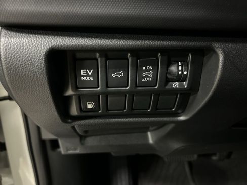 Certified 2025 Subaru Forester Limited image 17