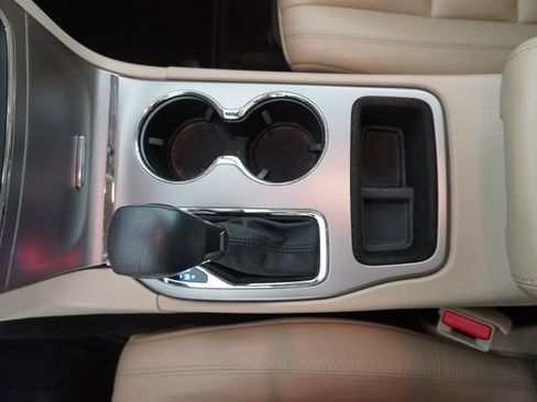 Used 2018 Jeep Grand Cherokee Limited image 31