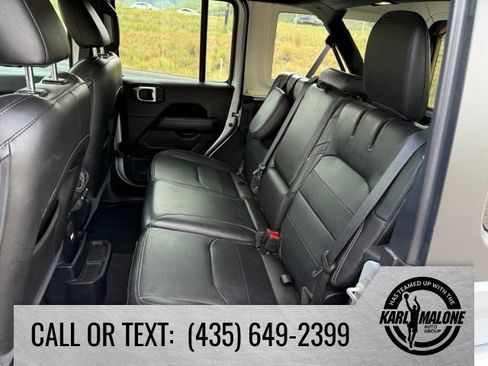 Used 2023 Jeep Wrangler Unlimited Sahara w/ Cold Weather Group AWD/4WD image 29
