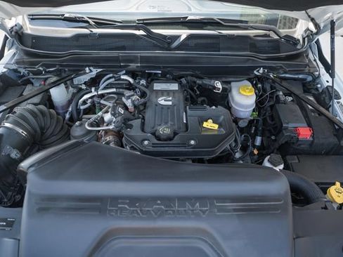 Used 2025 RAM 2500 Limited AWD/4WD image 32