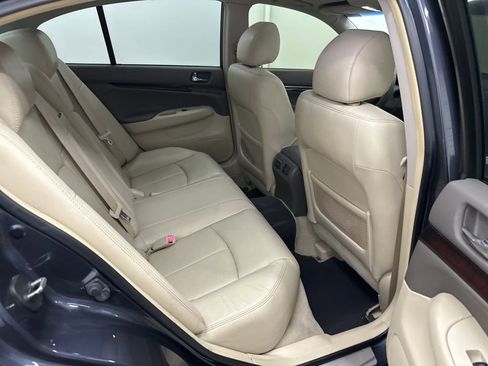 Used 2011 INFINITI G37 Journey w/ Premium Pkg image 24