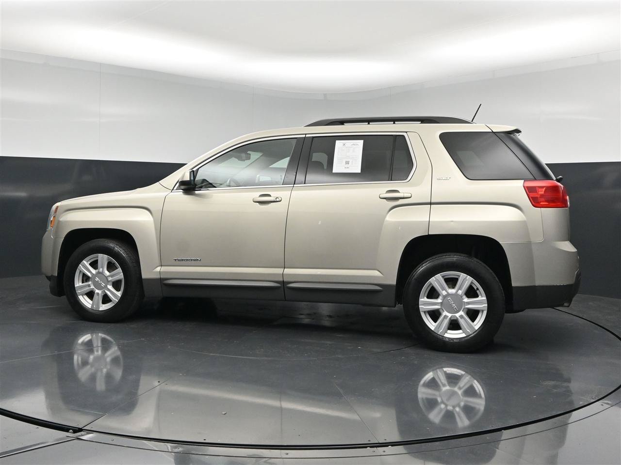 Used 2015 GMC Terrain SLT w/ Safety Package FWD image 8