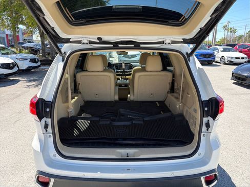 Used 2019 Toyota Highlander Limited image 26