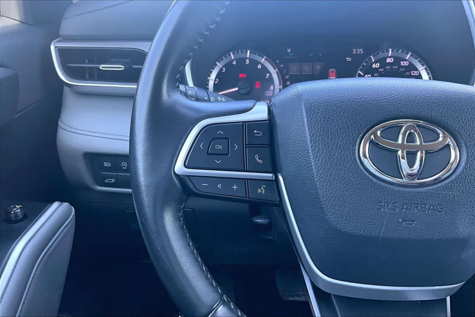 Used 2023 Toyota Highlander XLE FWD image 24