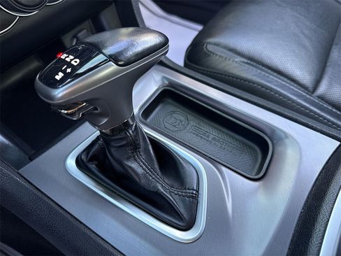 Used 2020 Dodge Charger SXT w/ Leather Interior Group image 22