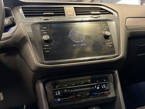 Used 2022 Volkswagen Tiguan SE image 25